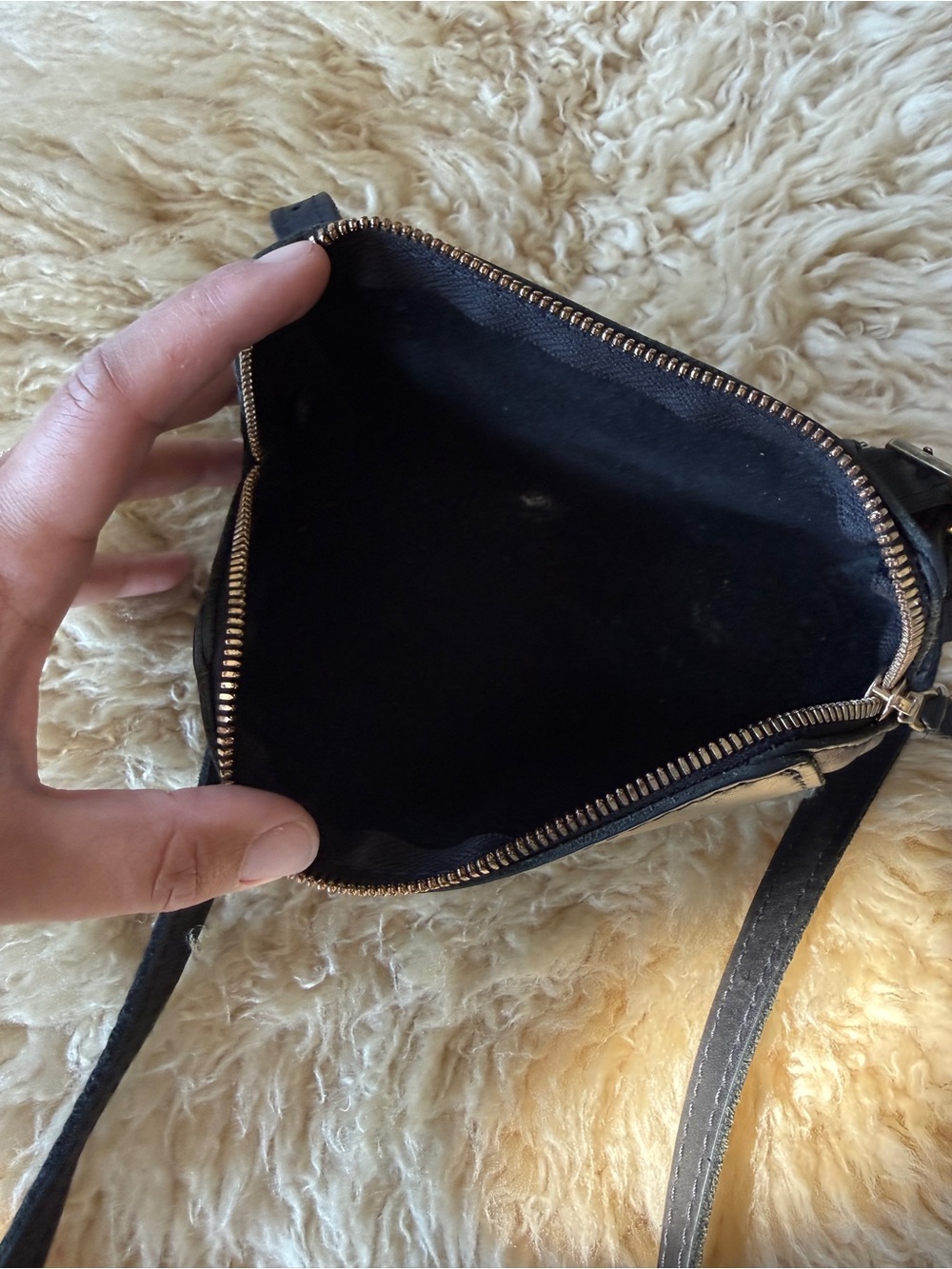 Portland Leather Zip Tight Belt Bag Black - Picture 5 of 6